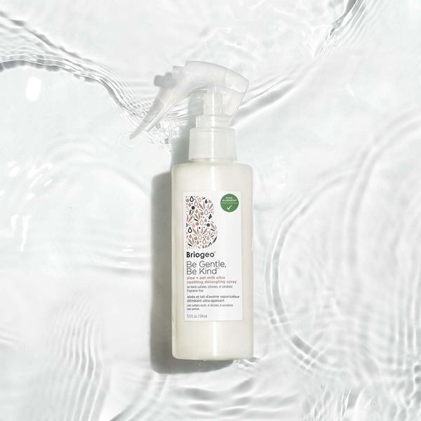Косметичний засіб Briogeo Be Gentle, Be Kind Aloe and Oat Milk Ultra Soothing Detangling Spray, 177 мл КОСМ02801 фото