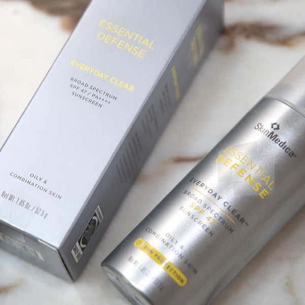 Сонцезахисний крем SkinMedica Essential Defense Everyday Clear Broad Spectrum SPF 47 Sunscreen, 55 мл КОСМ04653 фото
