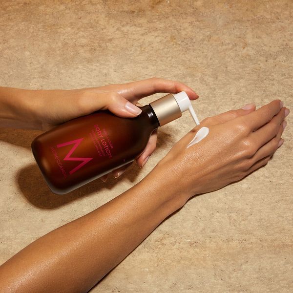 Косметичний засіб Moroccanoil Dahlia Rouge Body Lotion, 361 мл КОСМ03608 фото