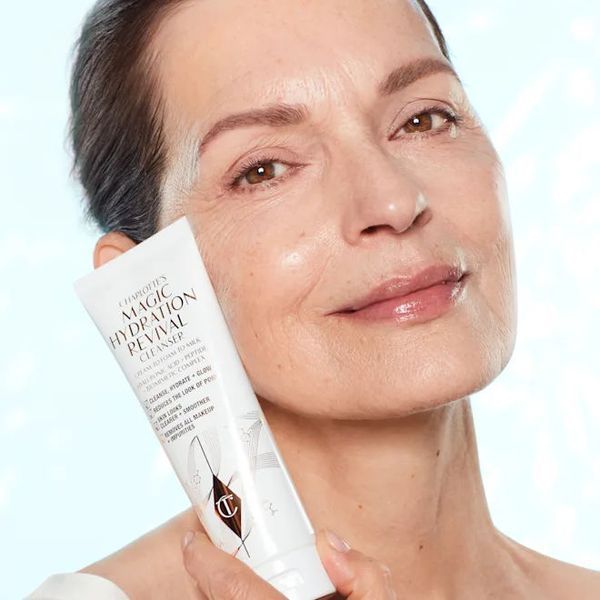 Очищувальний засіб Charlotte Tilbury Charlotte's Magic Hydration Revival Cleanser, 118 мл КОСМ00560 фото