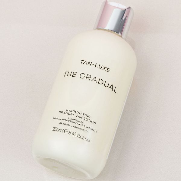 Косметичний засіб Tan-Luxe The Gradual Illuminating Tanning Lotion, 250 мл КОСМ00287 фото