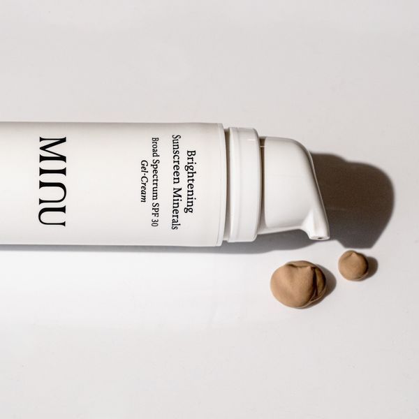 Сонцезахисний крем Minu Brightening Sunscreen Minerals Broad Spectrum SPF 30 Gel-Cream, 50 мл КОСМ00049 фото
